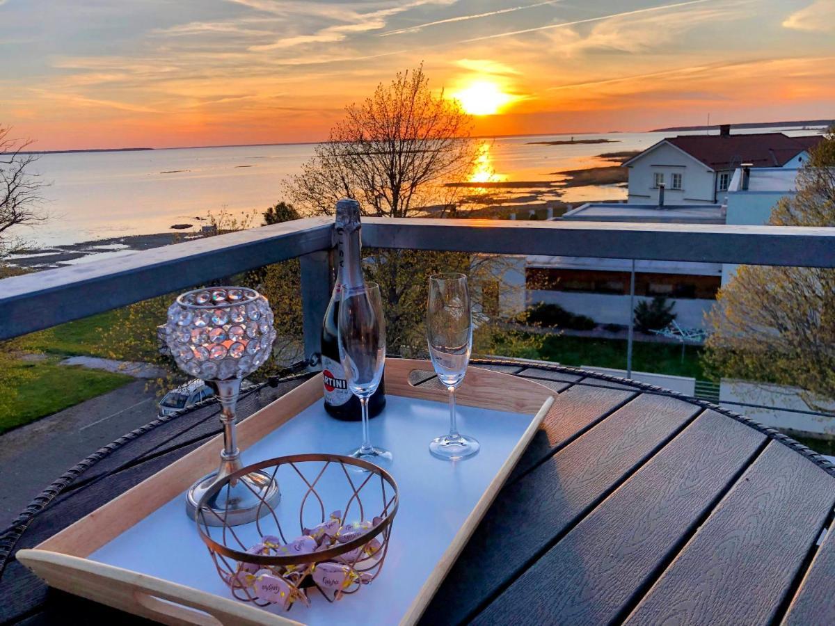 Sunset Dream Apartment With A Panoramic Seaview Haapsalu Exterior foto